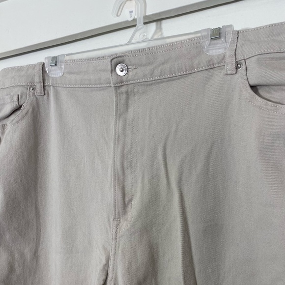 H&M Ladies XXL Loose Fit Cream Colored Pants - Picture 4 of 4